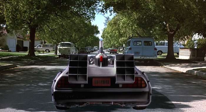Вулиці вигаданого містечка Хілл-Веллі з фільму «Назад в майбутнє» 30 років потому (46 фото)