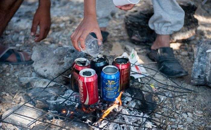 Нелюдські умови життя біженців в Греції (8 фото)