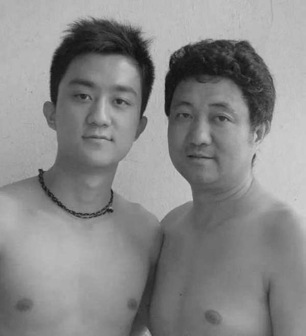 Фотографії з сином протягом 26 років життя (27 фото)
