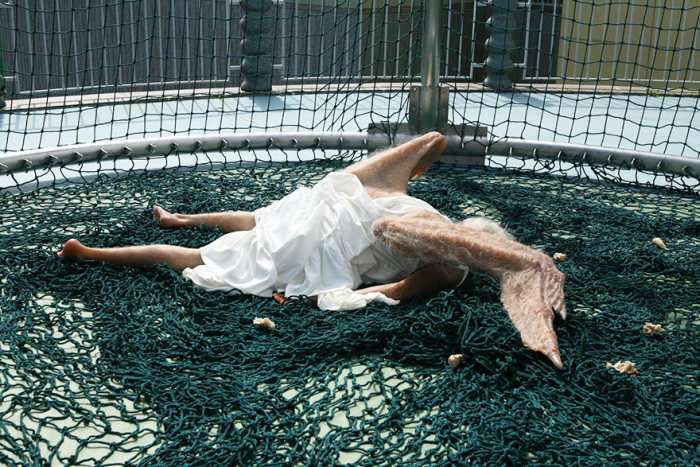 Китайські дизайнери показали лякаюче реалістичного занепалого ангела (5 фото)