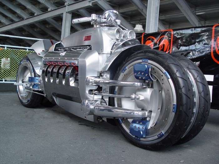 Dodge Tomahawk - найпотужніший мотоцикл у світі (19 фото)