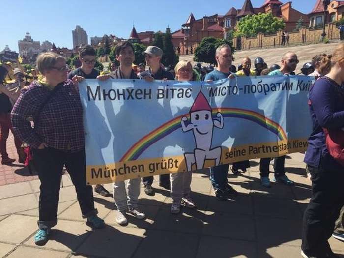 У Києві зірвали гей-парад «Марш рівності» (19 фото)