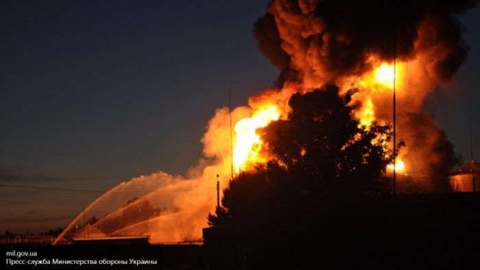 Пожежа на нафтобазі під Києвом (11 фото + 3 відео)