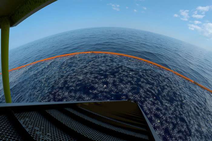 У наступному році буде запущена перша автономна система очищення океану (10 фото)
