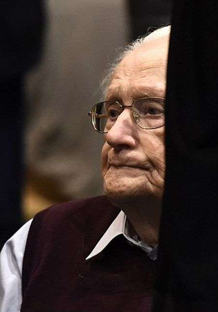 Оскара Гренінга, колишнього бухгалтера Освенціма, засудили до 4 років позбавлення волі (8 фото)
