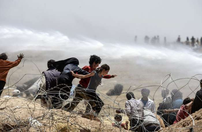 Сирійські біженці масово переходять на територію Туреччини (26 фото)