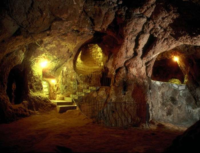 Стародавній підземний місто під турецькою селом (10 фото)