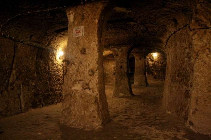 Стародавній підземний місто під турецькою селом (10 фото)