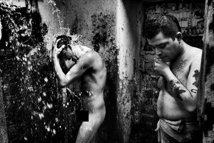 Життя у вязницях Південної Америки на знімках Валеріо Биспури (9 фото)