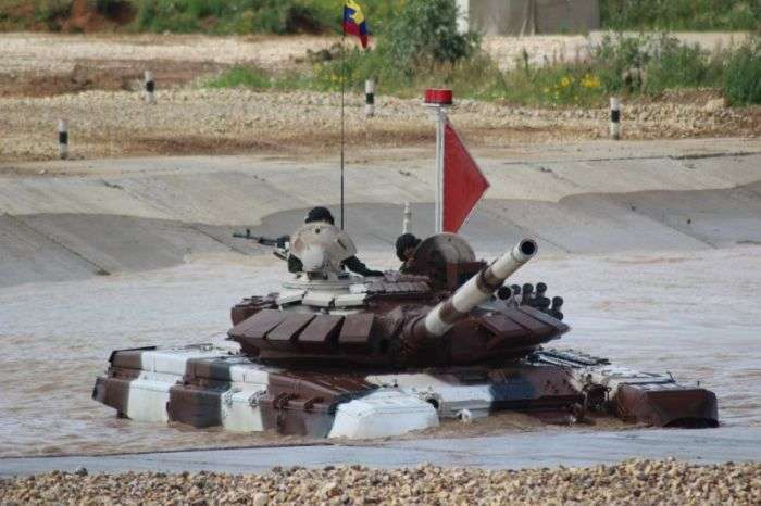 На «Армійських іграх 2015» танкісти з Венесуели «втопили» танк (15 фото)
