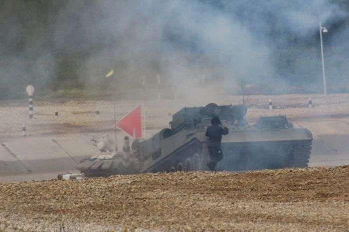На «Армійських іграх 2015» танкісти з Венесуели «втопили» танк (15 фото)