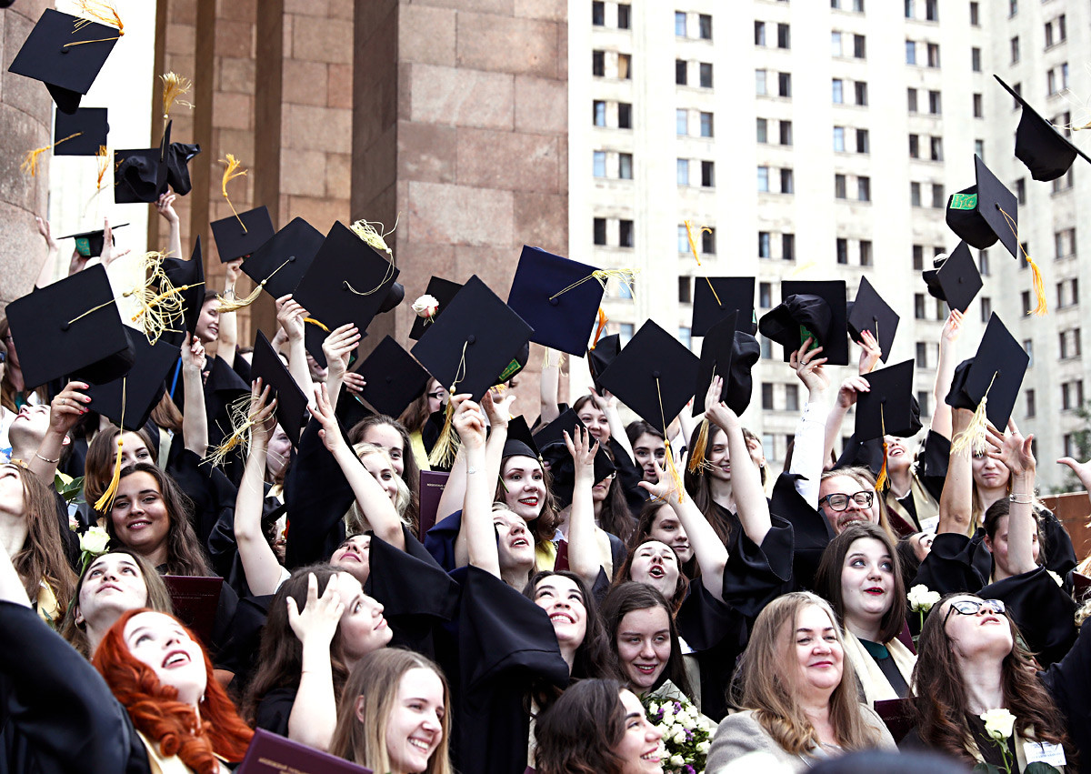 Как российские школьники и студенты отпраздновали выпускной в 2019 году 