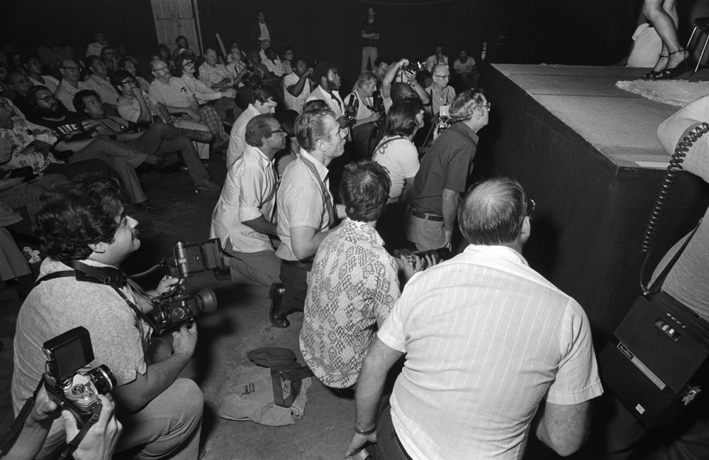 Стриптиз-клубы Чикаго 70-х годов на снимках Майкла Абрамсона МиР