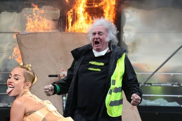 Фотожабы на фото «орущий мужчина с протестов жёлтых жилетов во Франции». МиР