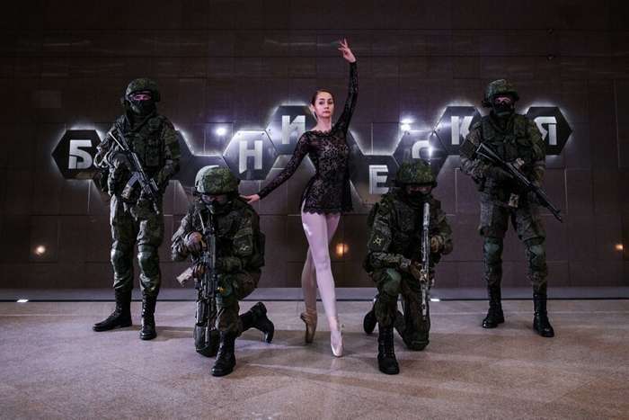Уральские военные устроили фотосессию с балеринами   Интересное