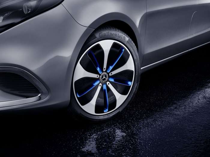 Mercedes-Benz EQV Concept: люксовый минивэн с электродвигателем авто