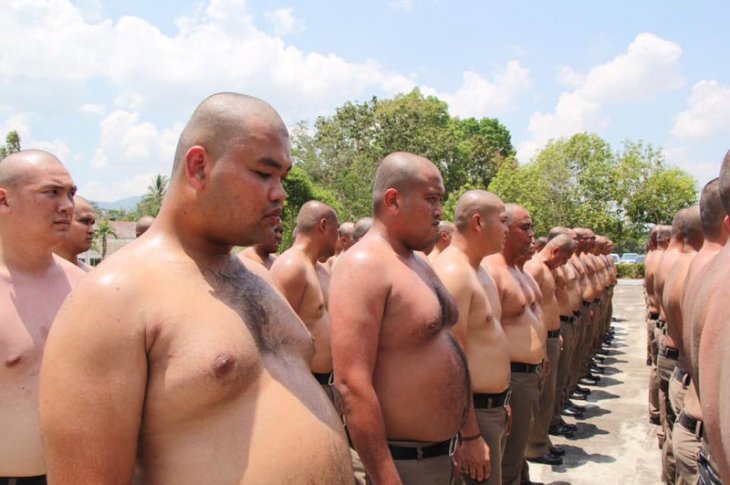 В Тайланде появился лагерь для полицейских с лишним весом 