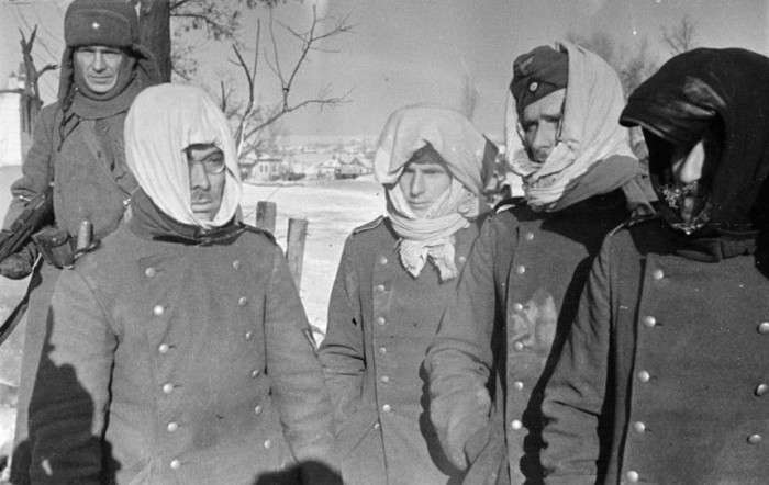 Щоденник німецького офіцера, який побував в Сталінградському котлі (25 фото)