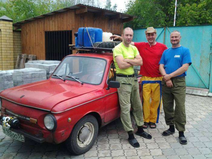 Підкорення російського бездоріжжя на «Запорожці» (17 фото)