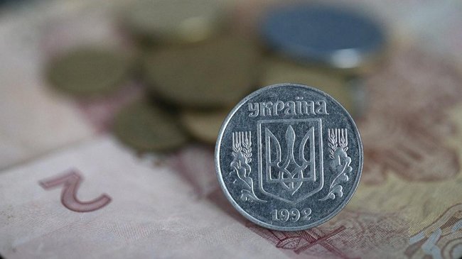 Обнищавшие украинцы вынуждены перебиваться с хлеба на воду украина, кризис, бедность, нищета, экономика, экономия, безработица, порошенко