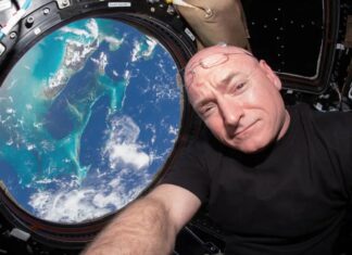 Akankah Ini Menjadi Film Rom-Com Luar Angkasa Pertama di Hollywood?