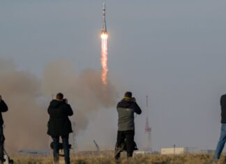 Kru AS-Rusia Diluncurkan ke ISS pada Hari Thanksgiving