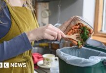 Un conseil anglais sur quatre ne respecte pas la date limite de collecte des déchets alimentaires