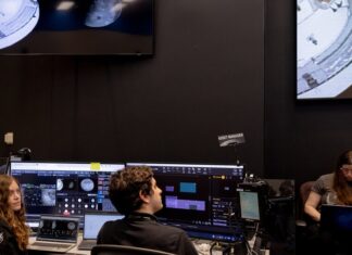 De mensheid reikt verder: Artemis II-bemanning voltooit historische maanvlucht