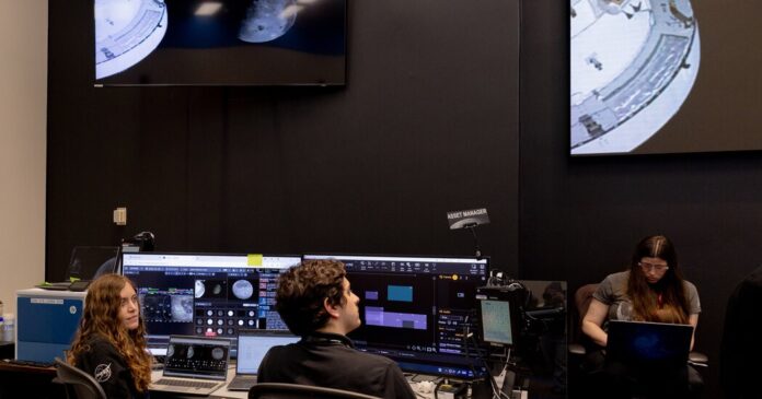 2ad80724-3d9d-4413-8ef3-a33ecadbf950