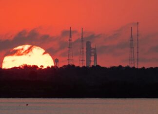 Artemis II: storica missione lunare con equipaggio pronta per la trasmissione in diretta
