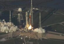 За межами зворотного боку Місяця: Візуальна подорож місії NASA «Artemis II»