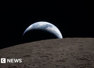 Una nuova visione del cosmo: la NASA pubblica le prime immagini del sorvolo lunare dell’Artemis II