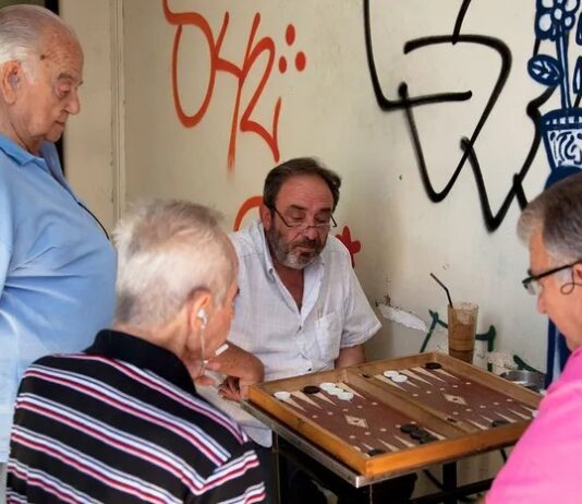 Як виводити шашки у нардах: фінальний ривок до перемоги